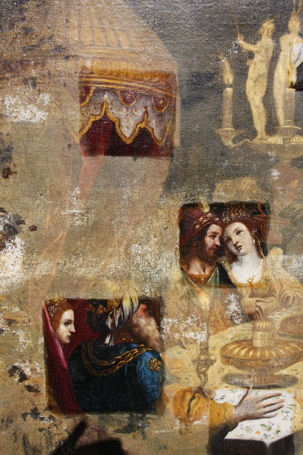 Revers de châssis de tableau ancien contrôlé et consolidé avant remise en place dans un intérieur de Cannes.