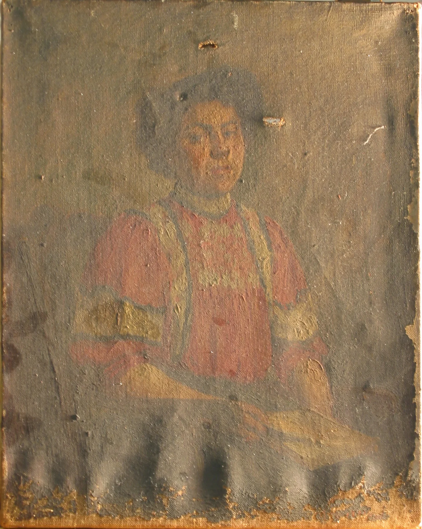 Portrait de jeune femme très assombri, toile déformée et bord inférieur lacunaire.